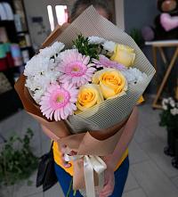 Букет цветов из:  Герберы, Розы и Хризантемы в Иноземцево